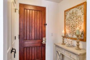 3 Bedroom lagoon front with hard surface floors 5109P3